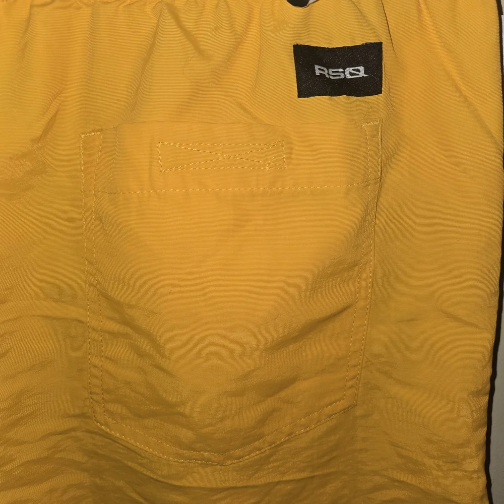 NWT RSQ Vibrant Gold Nylon Shorts Size M - Picture 5 of 6